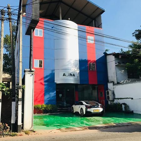 Alina Budget Hotel カドゥウェラ エクステリア 写真