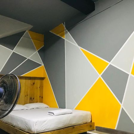 Alina Budget Hotel カドゥウェラ エクステリア 写真