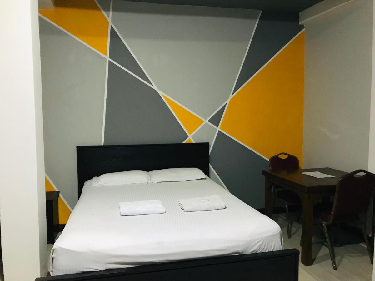 Alina Budget Hotel カドゥウェラ エクステリア 写真