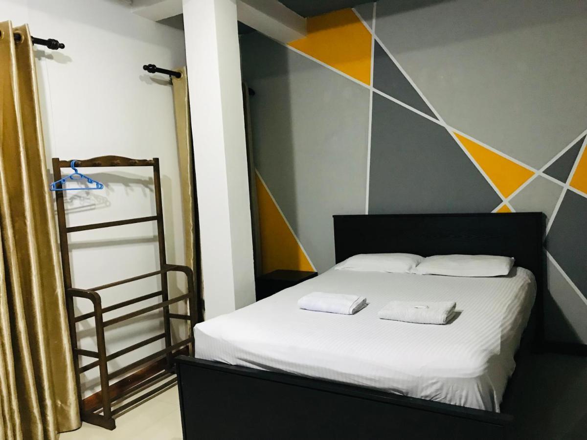 Alina Budget Hotel カドゥウェラ エクステリア 写真