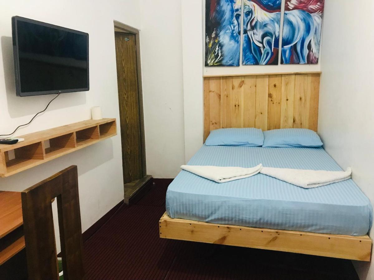 Alina Budget Hotel カドゥウェラ エクステリア 写真