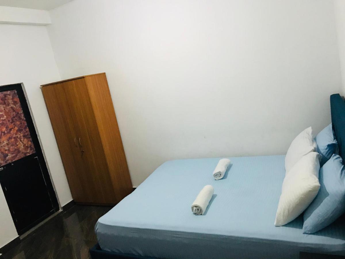 Alina Budget Hotel カドゥウェラ エクステリア 写真