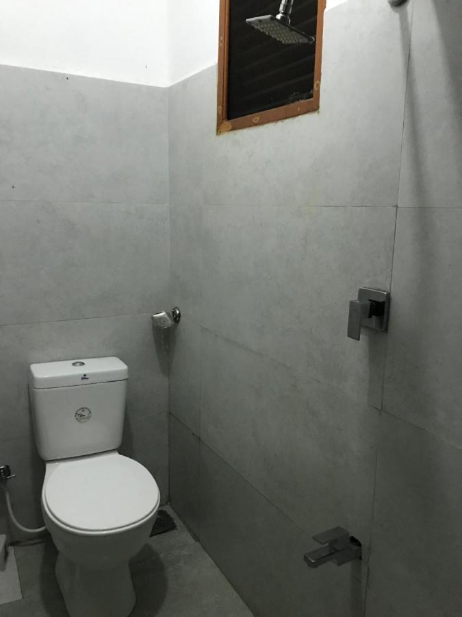 Alina Budget Hotel カドゥウェラ エクステリア 写真